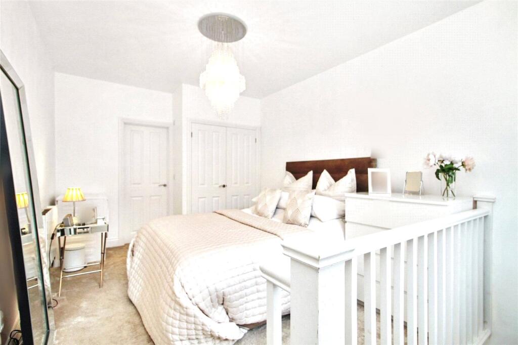 Apartment in Rochester - More