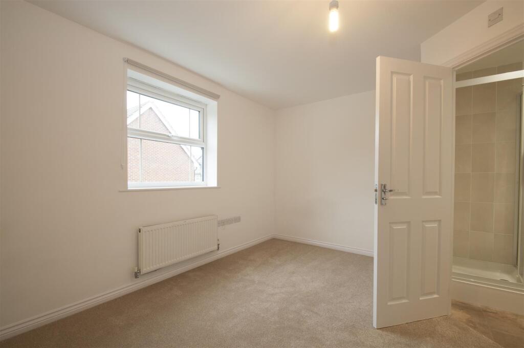 House in Slough, Chalvey - View 4