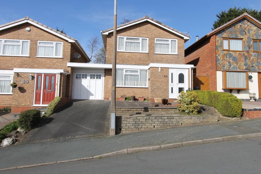 Main image of property: Long Innage, Halesowen, B63