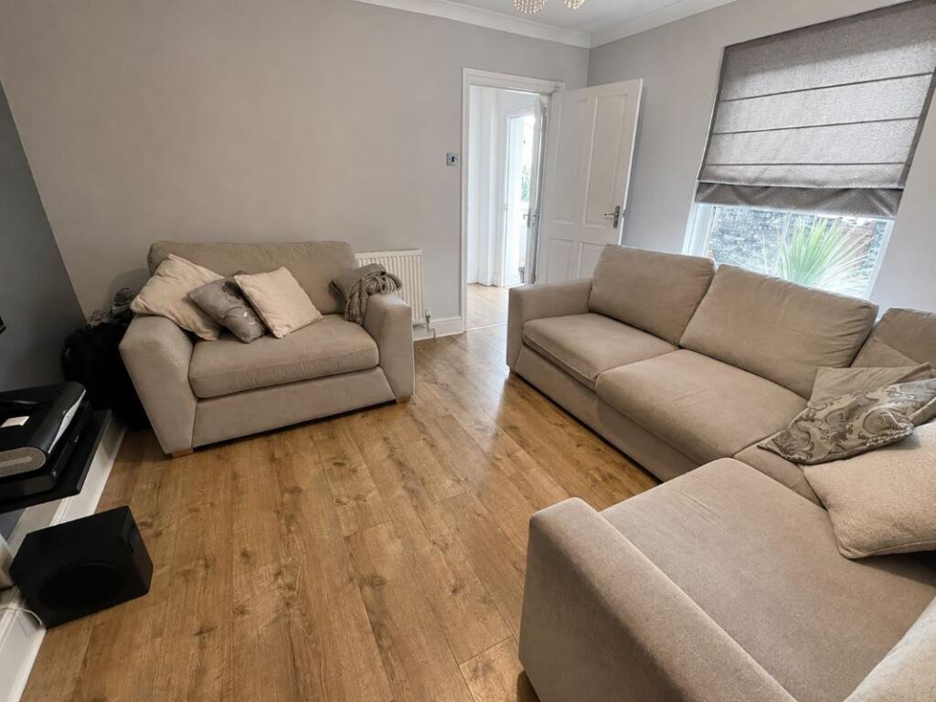 House in Pwll, Sandy, Llanelli Rural - More