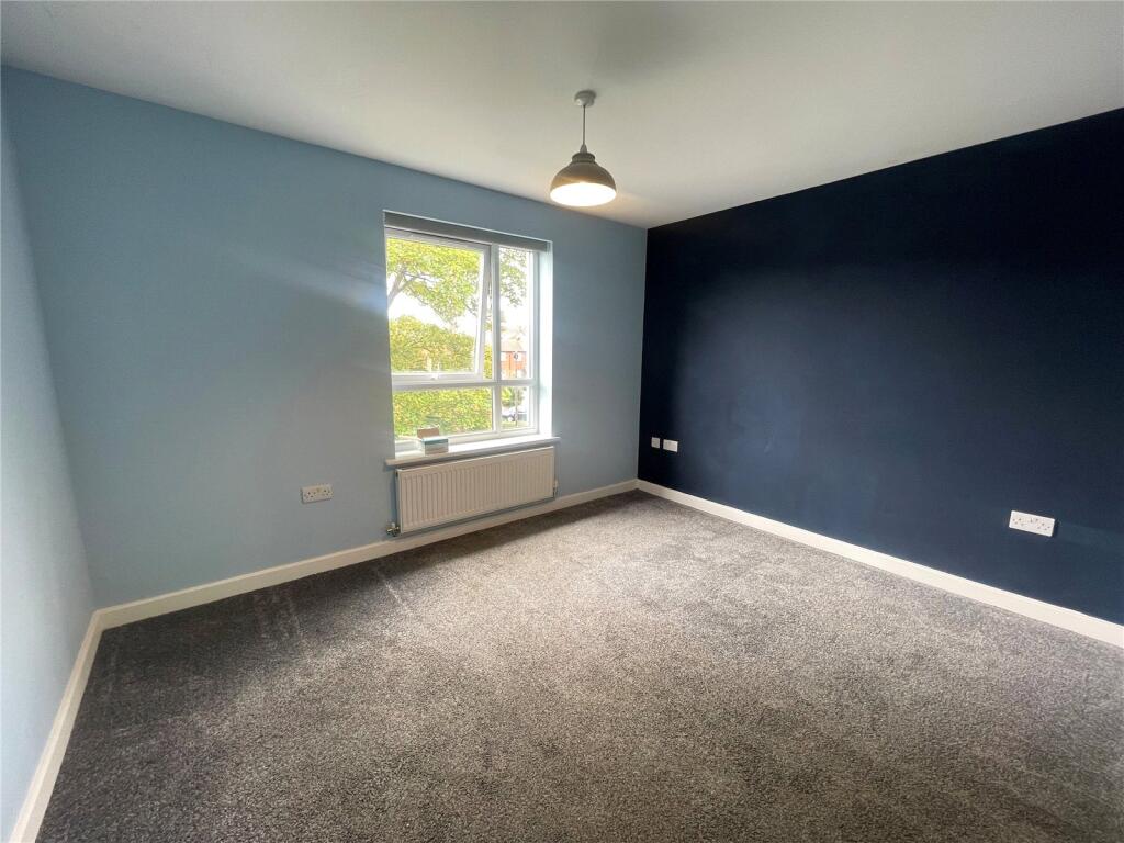 Apartment in Walsall, West Midlands - More