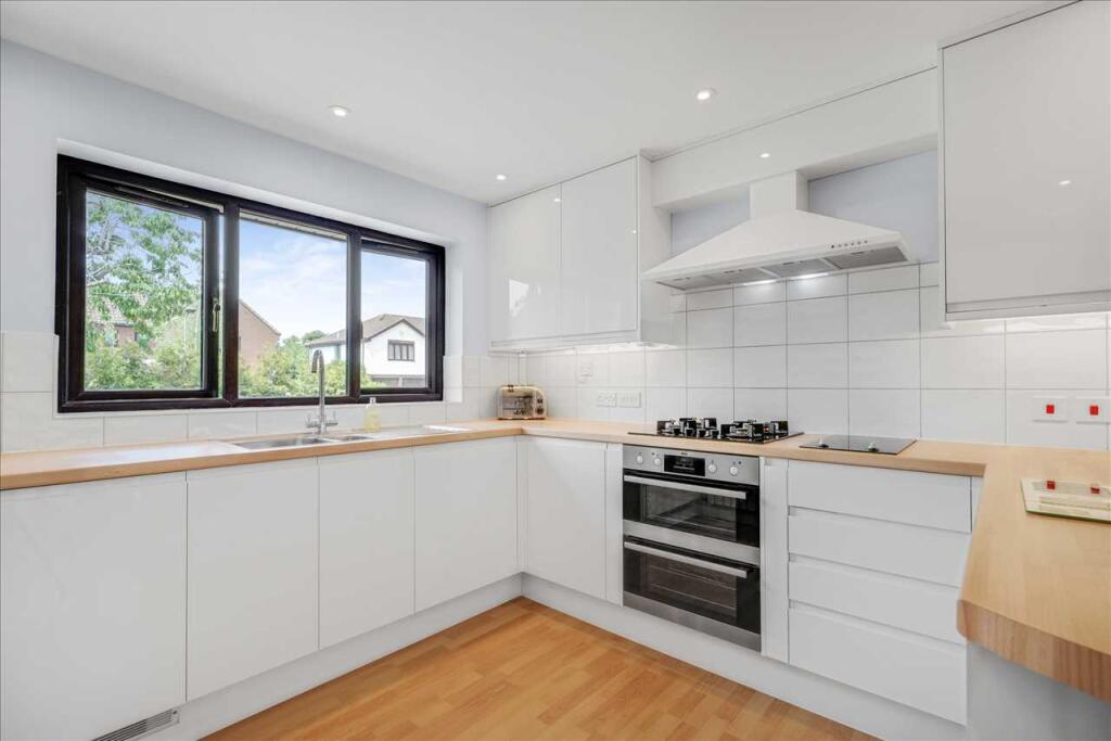House in Stony Stratford, City of Milton Keynes - More