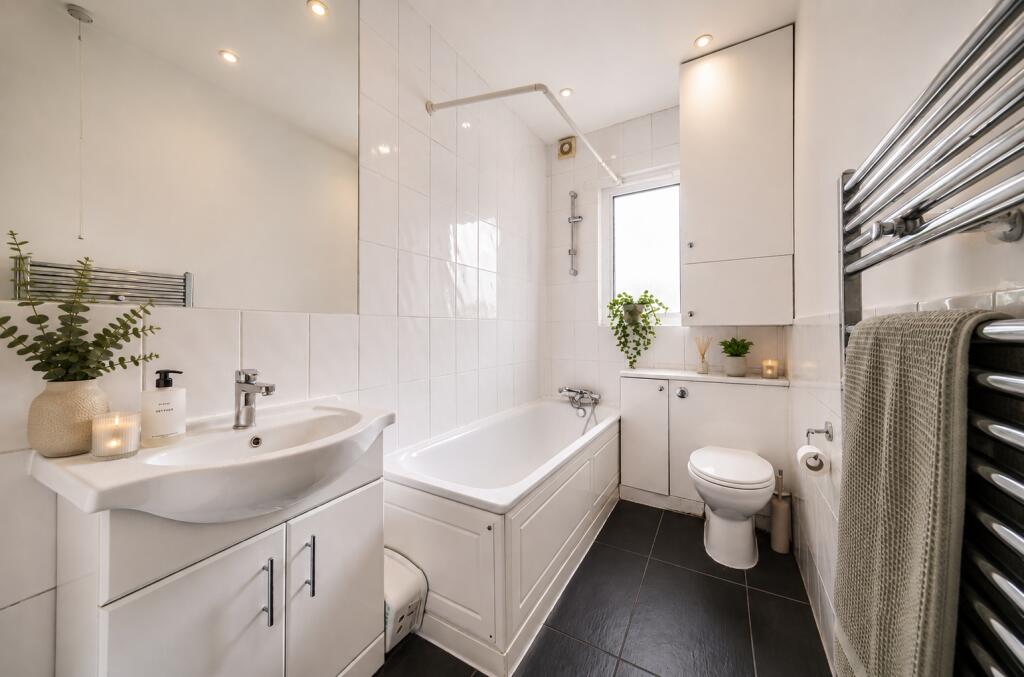 Apartment in London - View 5