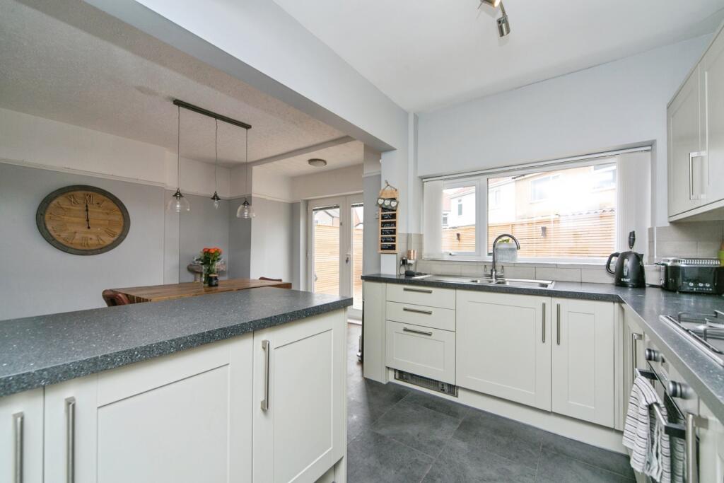 Clifton Avenue, Rhyl, Denbighshire, LL18 photo 3