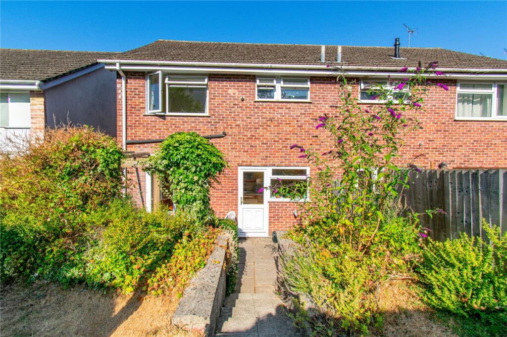 House in Newbury, West Berkshire - More