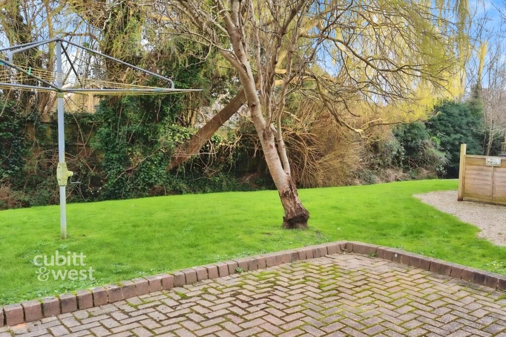 Apartment in Portsmouth - View 5