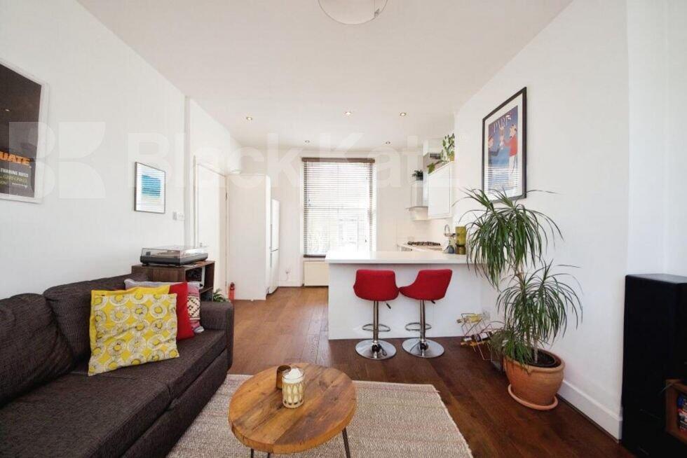 Apartment in London - View 5