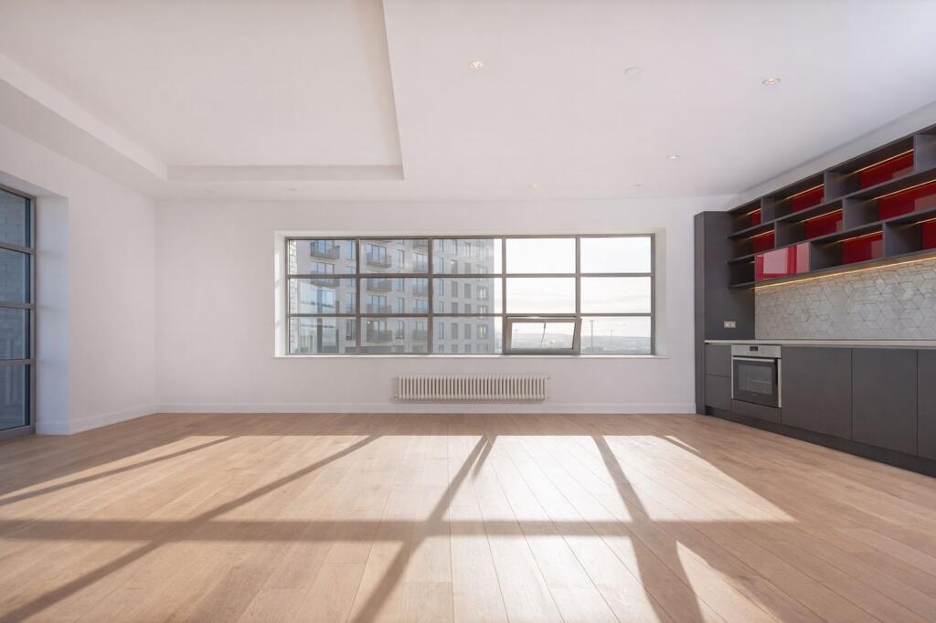 Main image of property: 47 Hope Street, London, E14