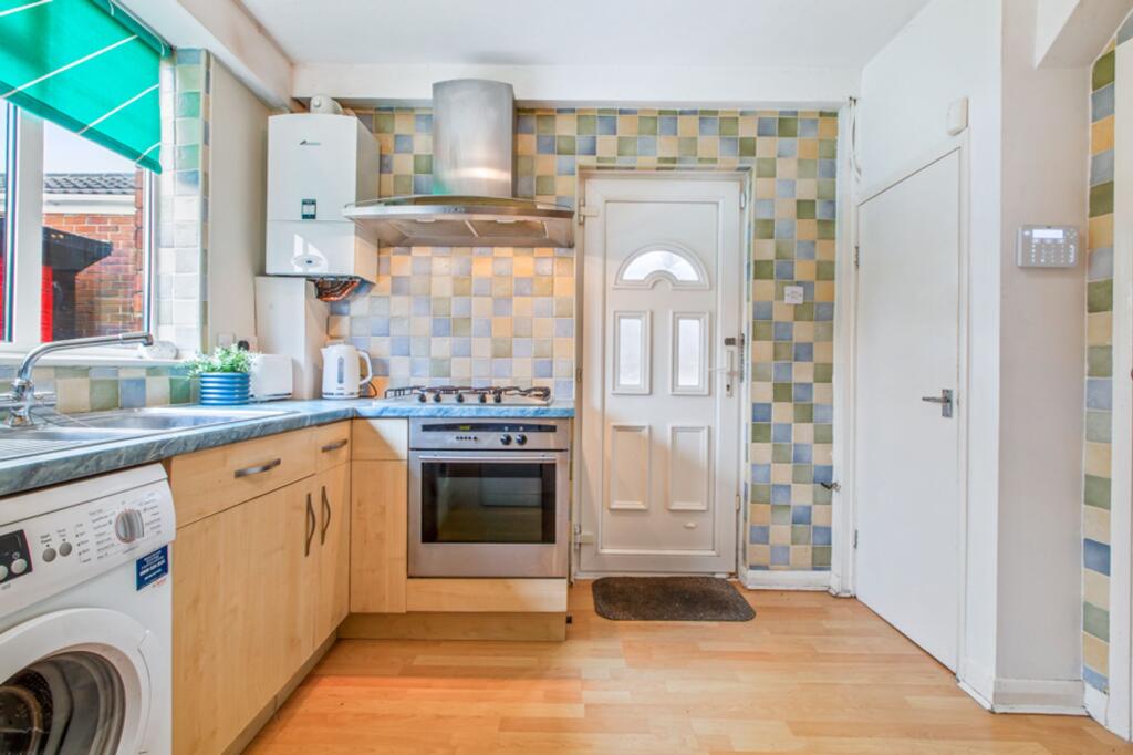 House in Leeds, West Yorkshire - View 6