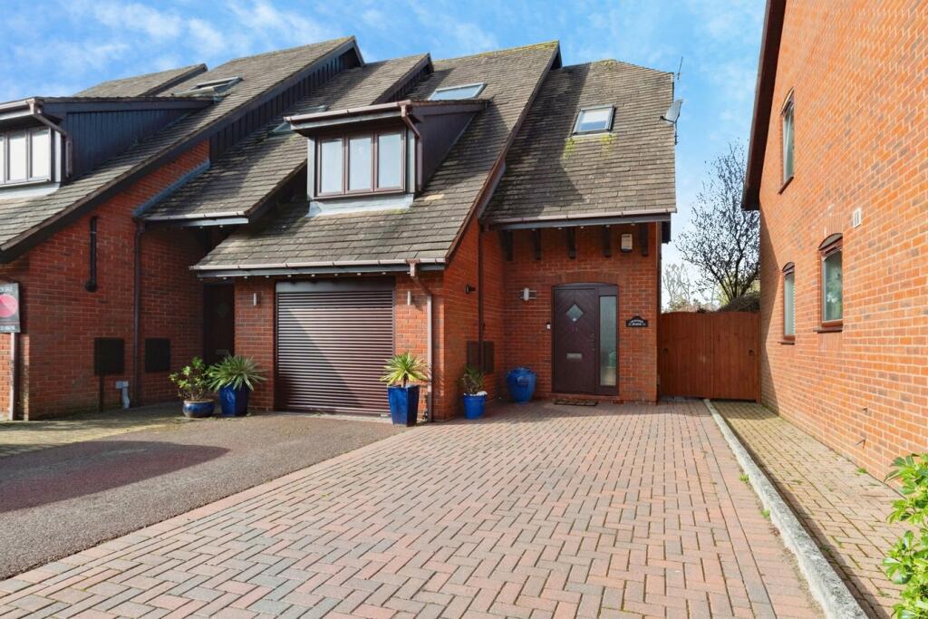 Main image of property: The Meridians, Christchurch, BH23