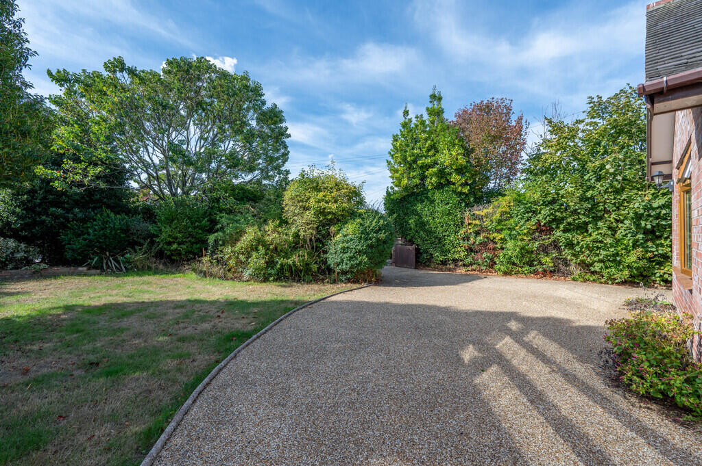 Brook Lane, Felixstowe photo 4