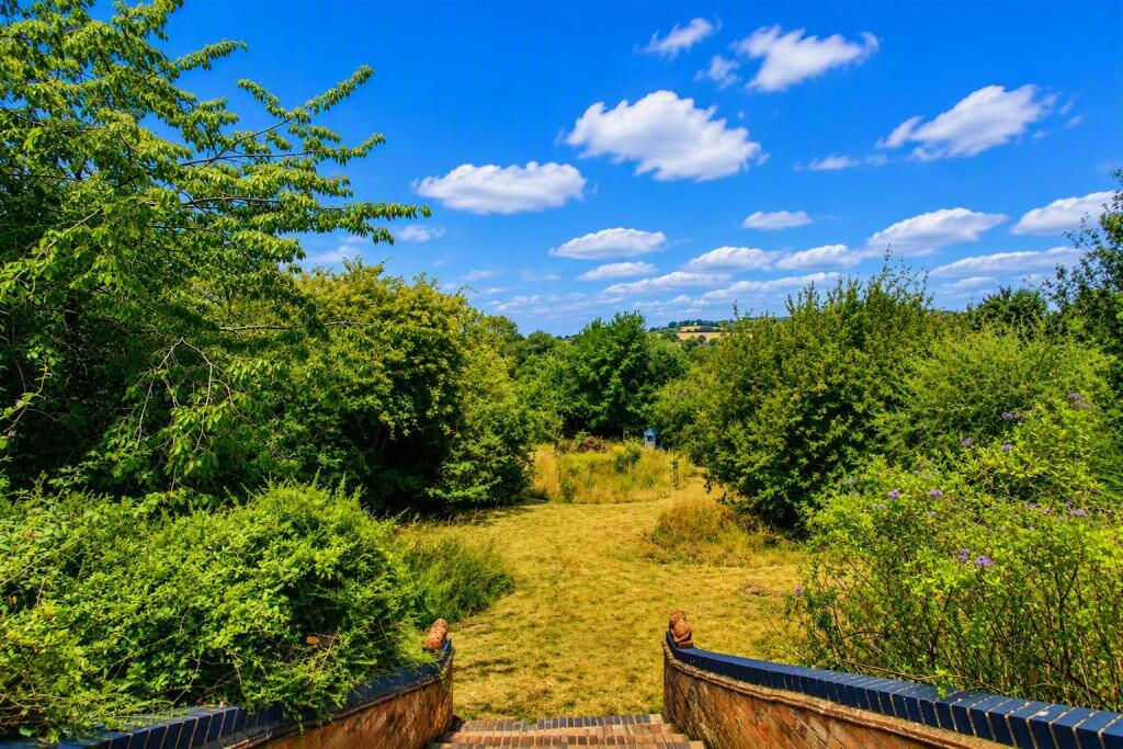 House in Dacorum, Aldbury - View 2