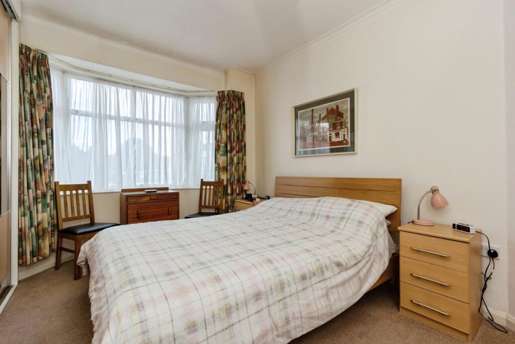 Somerton Avenue, Sale, Greater Manchester, M33 photo 4