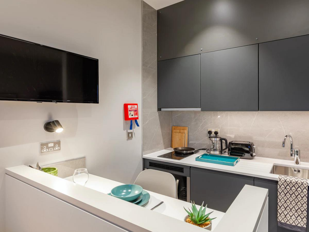 Apartment in London, City of Westminster - View 4