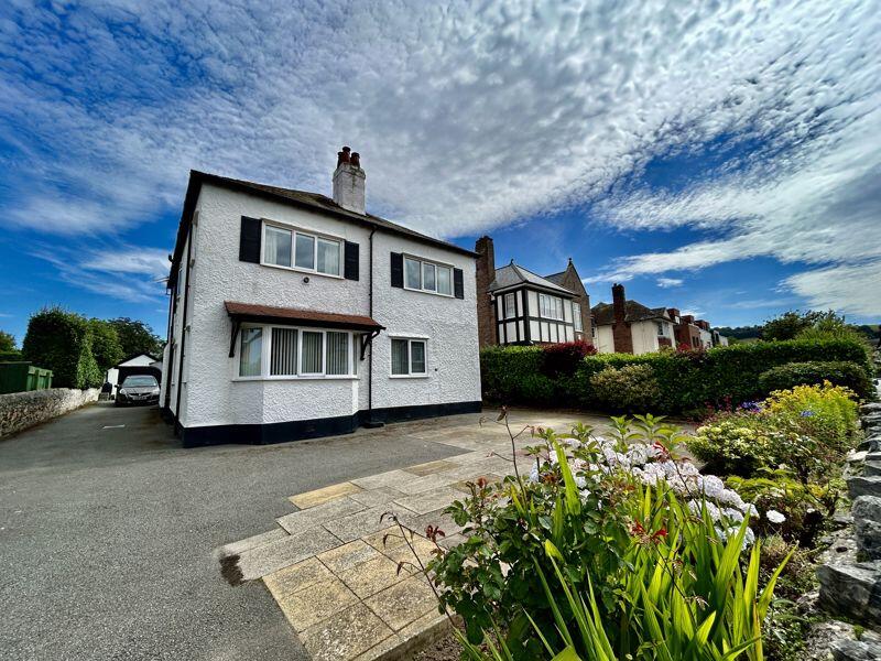 2-bed flat on Whitehall Road, Rhos on Sea, £139,950