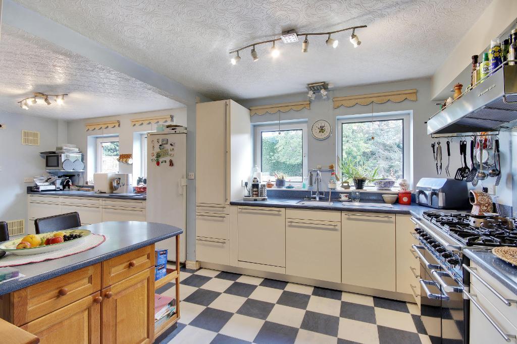 House in Tonbridge - View 3
