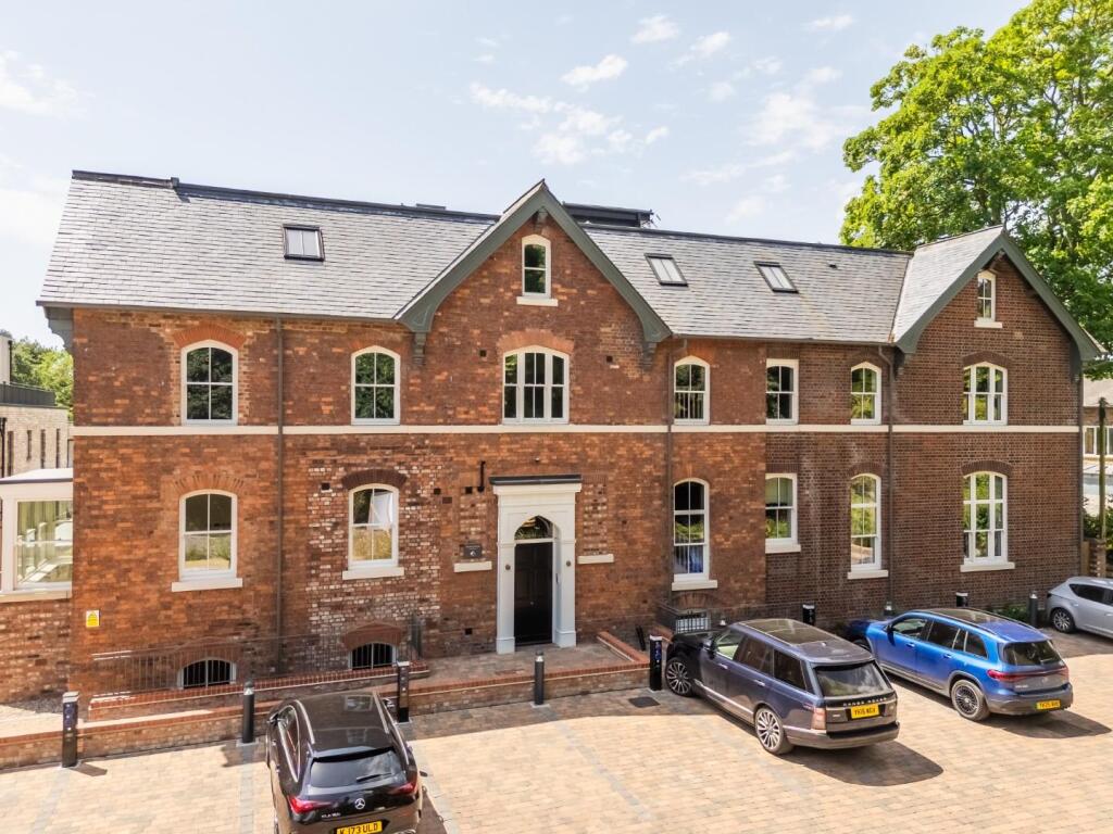 Main image of property: Penthouse, Apt 9, Beverley Court