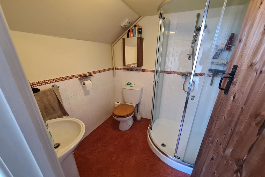 House in Taunton - View 5