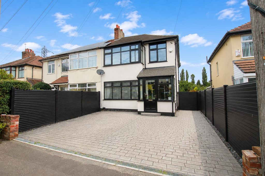 Main image of property: Bolton Road, Rochdale, OL11