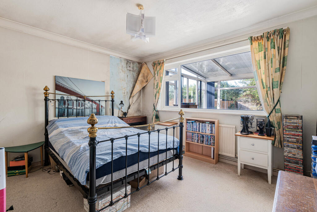 House in Woking, Westfield - View 4