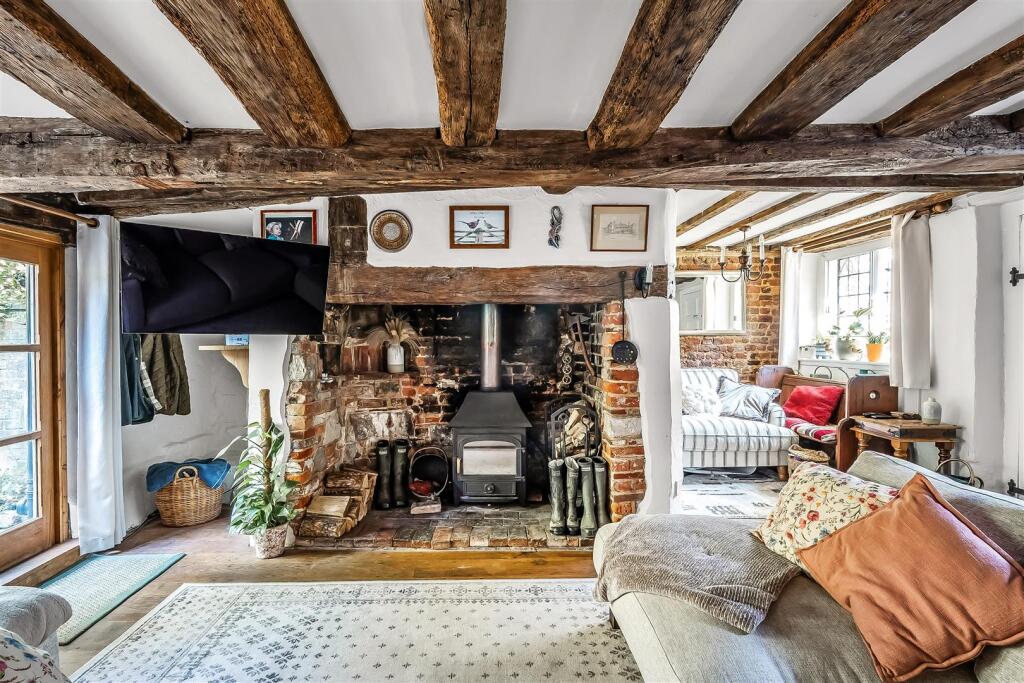 House in Tandridge, Hurst Green, Oxted - View 5