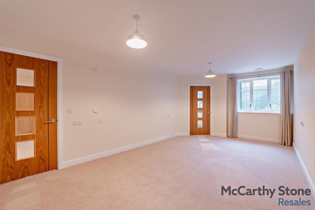 Lambrook Court, Gloucester Road, Larkhall, Bath photo 3