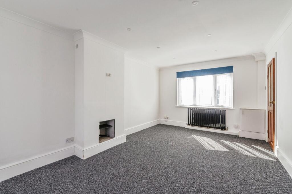House in Thurrock, Essex - View 3