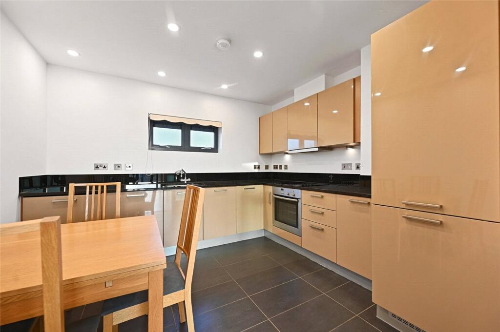 Apartment in London - More
