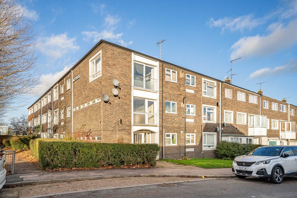 1-bed flat on Northdown Road, Hatfield, Hertfordshire, AL10, £190,000