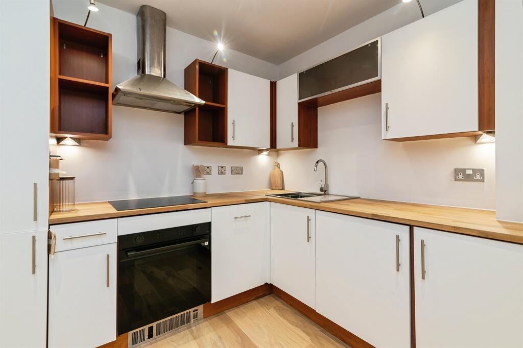 Apartment in Nottingham - View 5