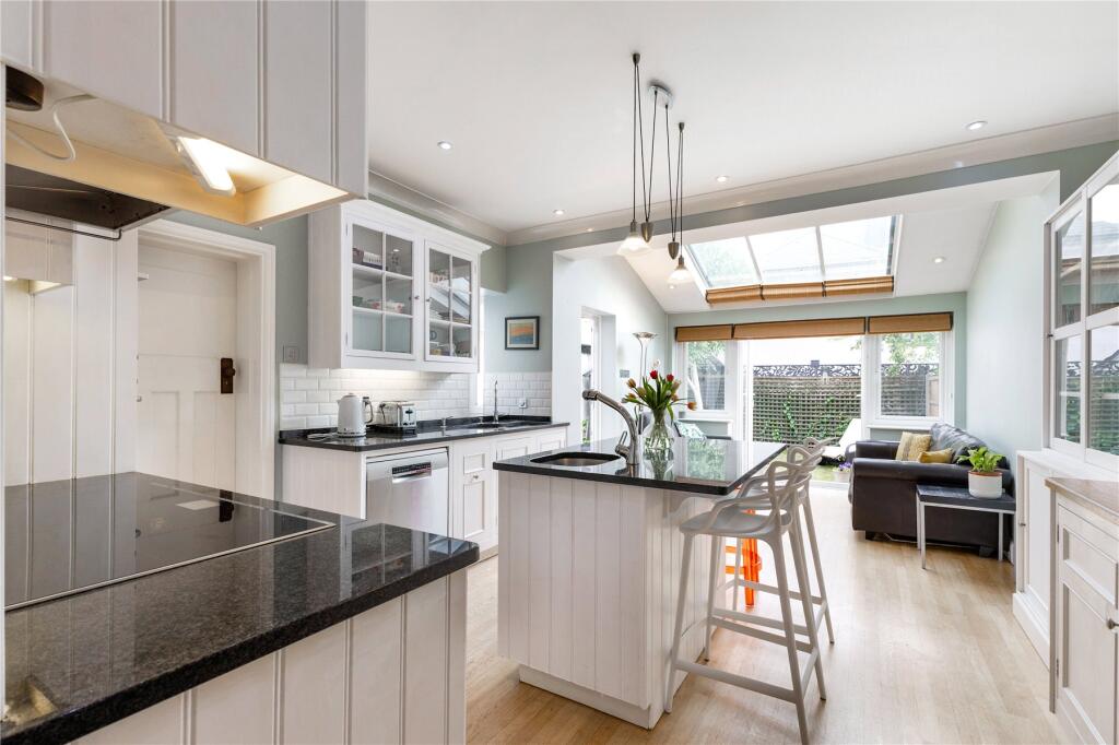 Anchorage Close, London, SW19 photo 4