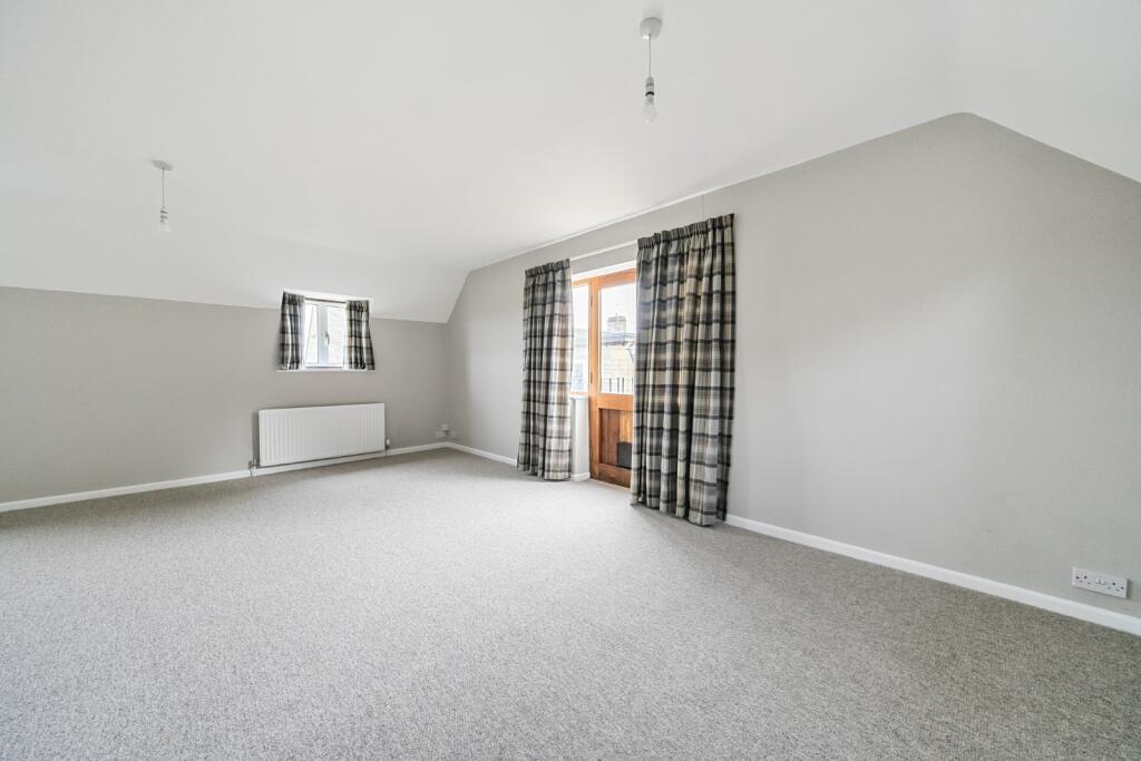 Main image of property: Stratton Cleeve, Cheltenham Road, Cirencester, Gloucestershire, GL7