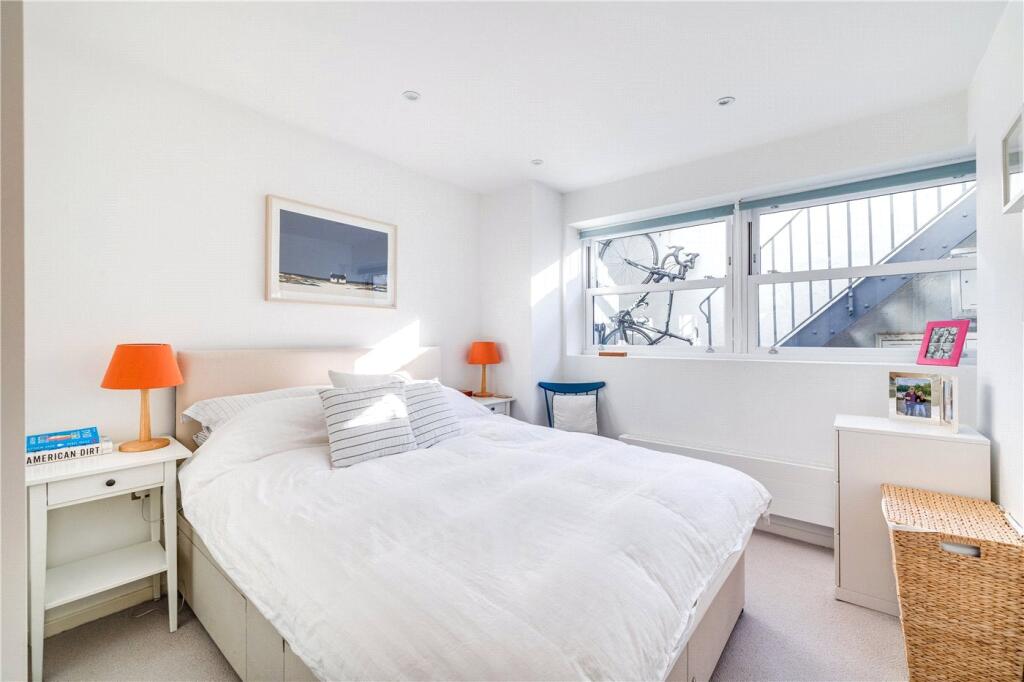 Apartment in London - More