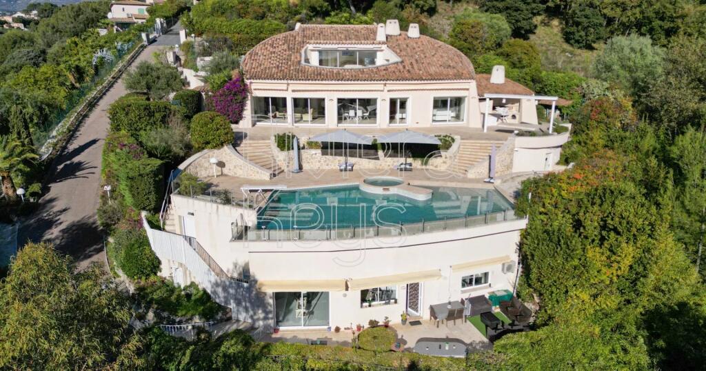 Main image of property: Provence-Alps-Cote d`Azur, Alpes-Maritimes, Cagnes-sur-Mer