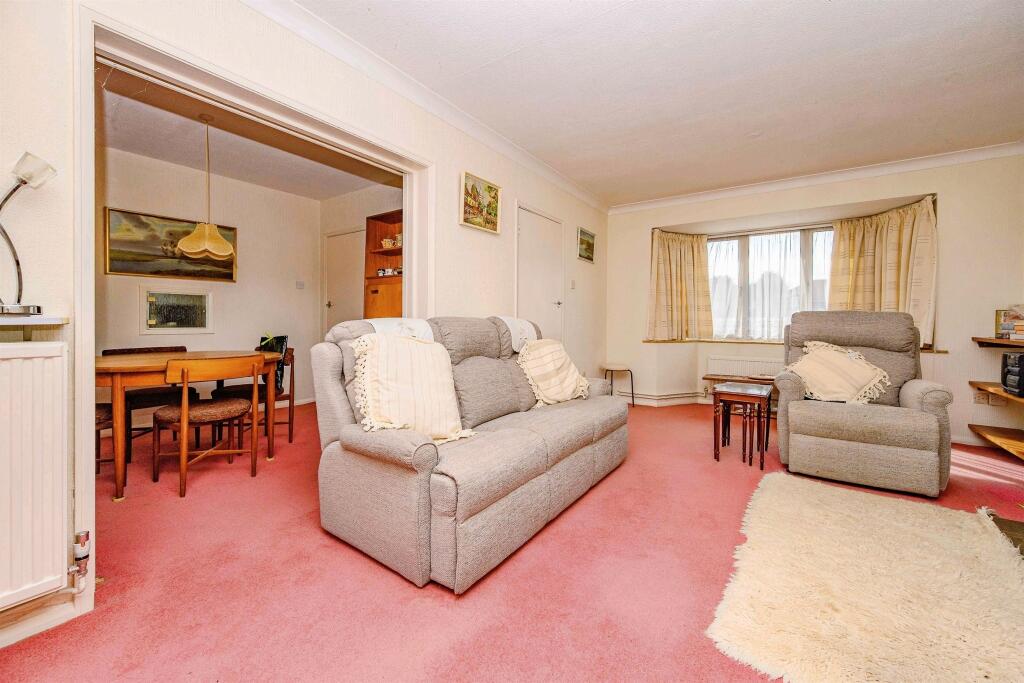 Leverstock Green Road, Hemel Hempstead photo 4