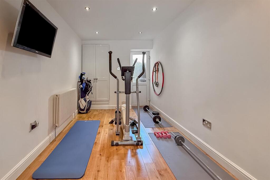 Additional image 7 of Mount Drive, Park Street, St. Albans