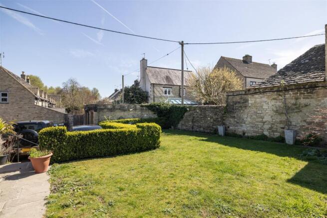 55 High Street - The Garden Cottage - Lawn and Par