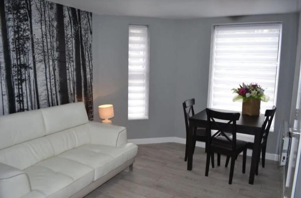 Main image of property: Pershore Road, Selly Oak, B29