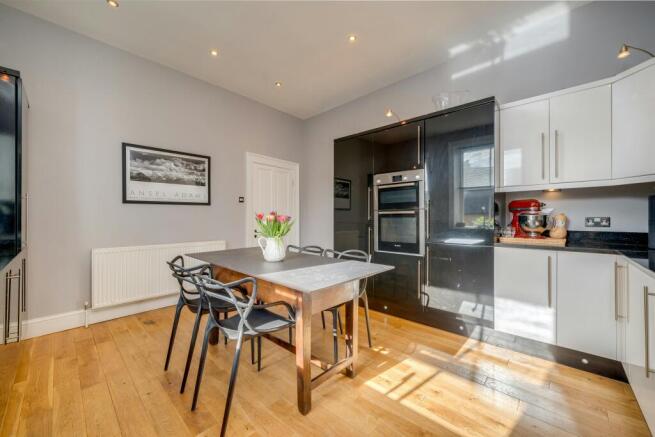 1A Montpellier Gardens-13.jpg