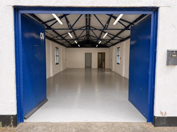 04-entrance.jpg