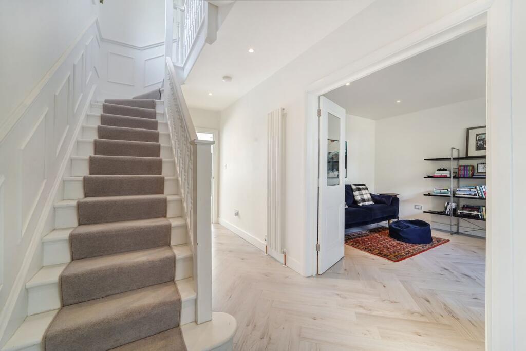 House in Walton-on-Thames, Surrey - View 5