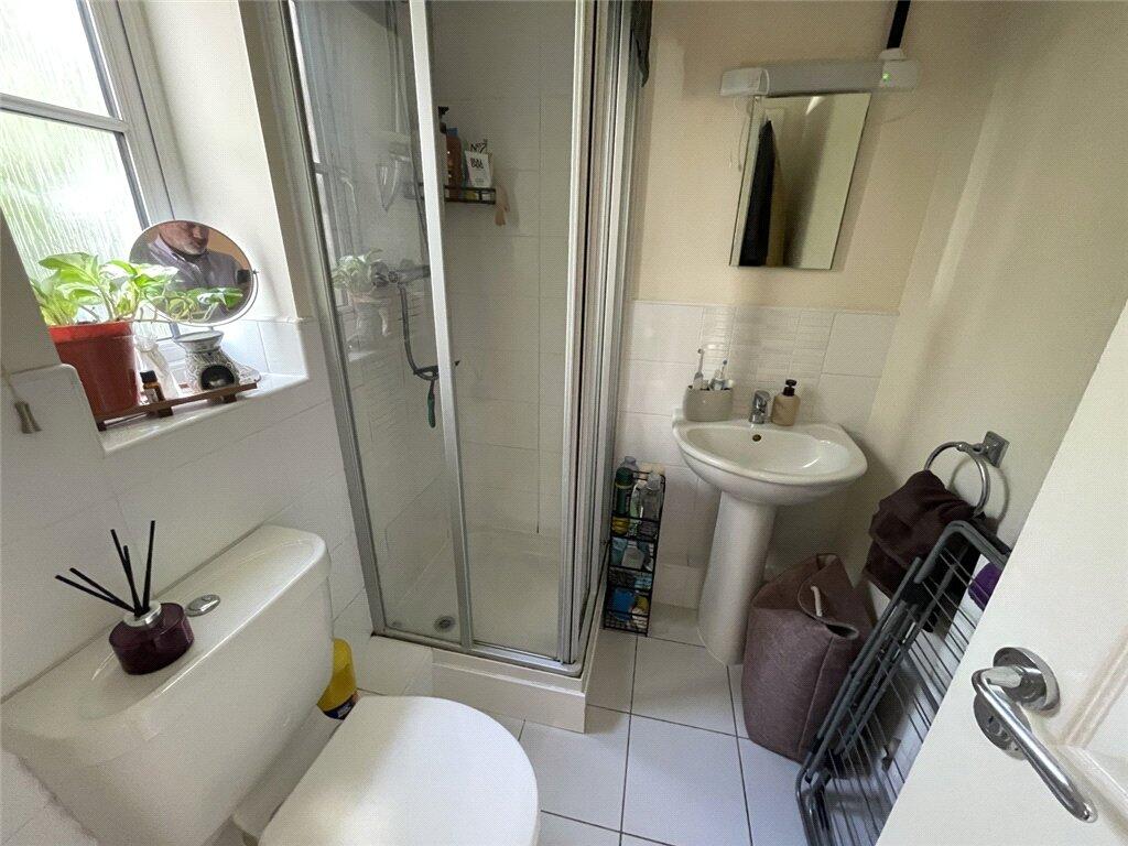 Apartment in Swindon - View 5