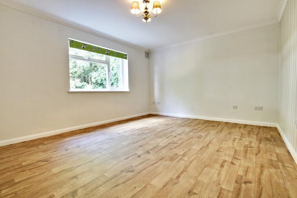 Apartment in Bromley - View 2