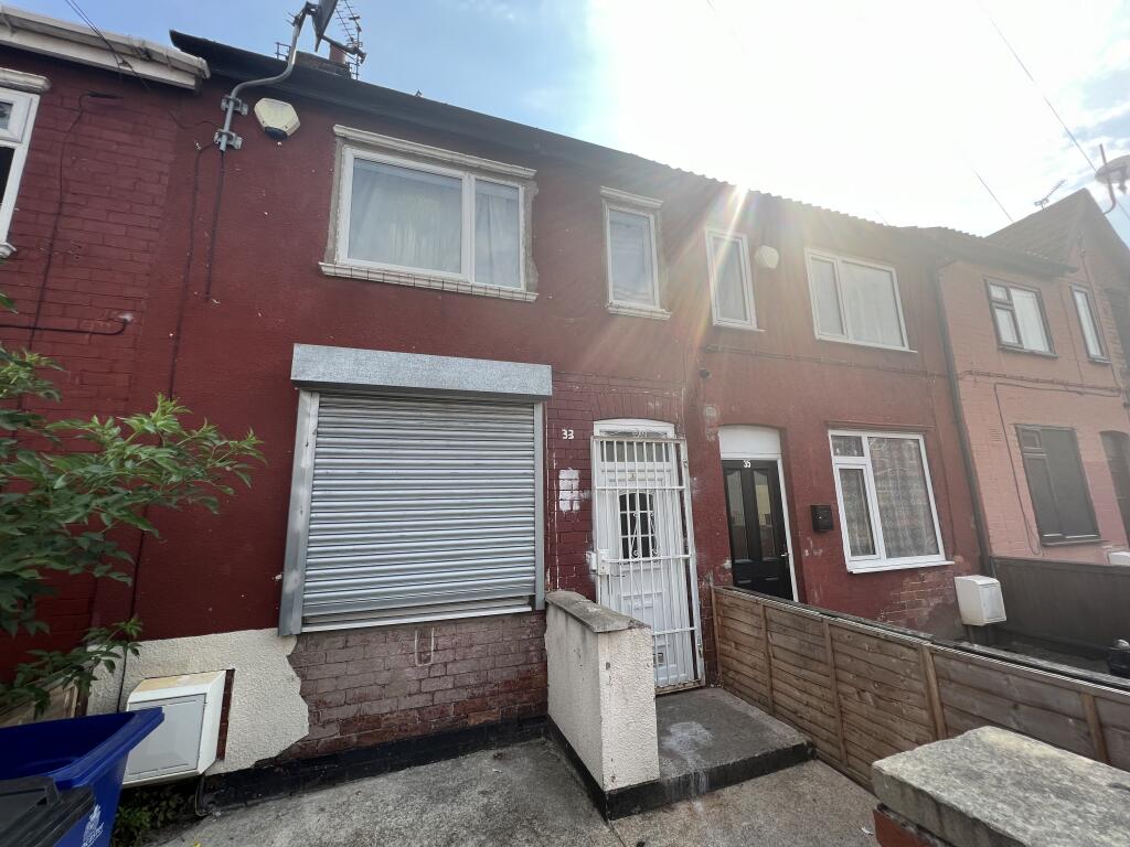 3-bed terraced on 33 Princes Crescent, Edlington, Doncaster, South Yorkshire DN12 1BA, £14,000