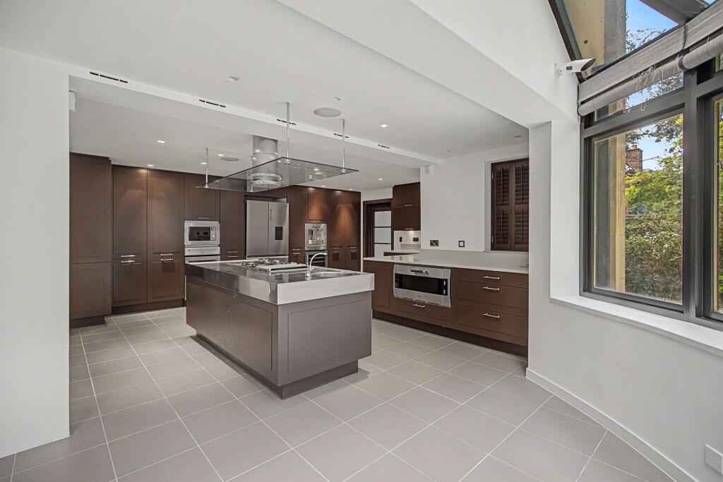 House in Trafford, Greater Manchester - More