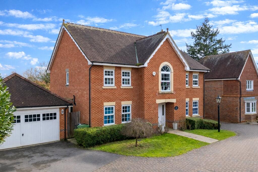 Main image of property: Clarendon Rise, Tilehurst, Reading, Berkshire, RG31