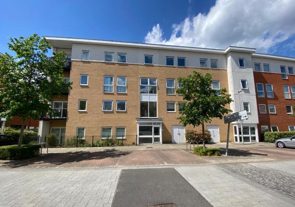 Main image of property: Flat 11 Lundy House, Drake Way, Reading, Berkshire, RG2 0GQ