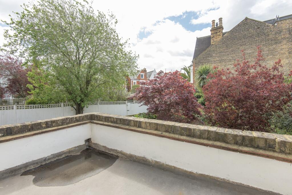 Apartment in London, Clapham Park, Clapham - More