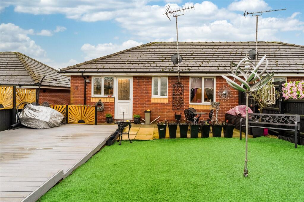 Lavender Way, Hemsworth, Pontefract, West Yorkshire, WF9 photo 4