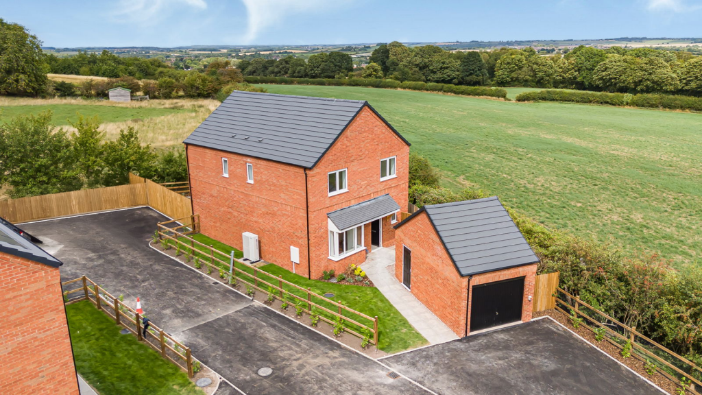 Main image of property: Egan Close, Dordon, Tamworth, B78 1AT